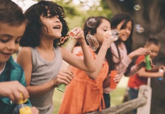 Emilia, Federica e le altre mamme: “Le malattie rare dei nostri figli ci mettono alla prova, ma assieme siamo più forti”